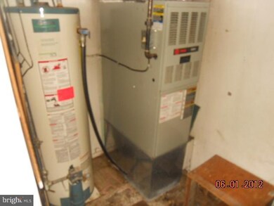 2735 Yarnall Rd, Halethorpe, MD 21227 - photo 3