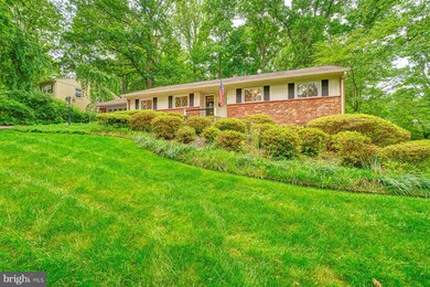 6314 Waterway Dr, Falls Church, VA 22044 - photo 4