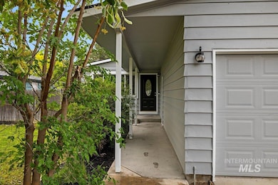 1216 S Locust St, Nampa, ID 83686 - photo 2