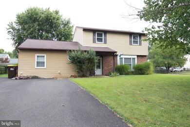 201 Cayuga Cir, Doylestown, PA 18901 - photo 4