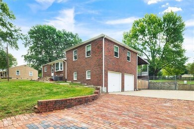 12315 W 51st St, Shawnee, KS 66216 - photo 2