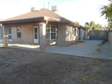 367 Roslyn Dr, Horizon City, TX 79928 - photo 2