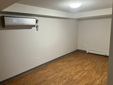 720 Crescent St unit B3, Wheaton, IL 60187 - photo 4