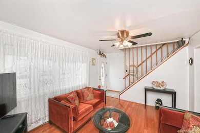 4278 Clarissa Rd, Bethpage, NY 11714 - photo 7