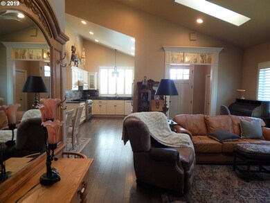 2025 Lakeland Way, Eugene, OR 97408 - photo 4