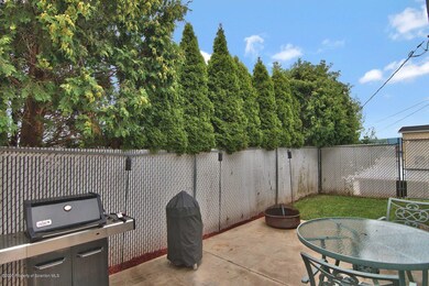 320 Cherry St, Dunmore, PA 18512 - photo 3