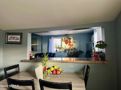 1504 S 14th St, Yakima, WA 98901 - photo 2