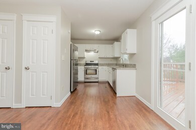 657 Knightsbridge Dr, Hagerstown, MD 21740 - photo 7