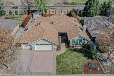2483 Greenridge Dr, Medford, OR 97504 - photo 3