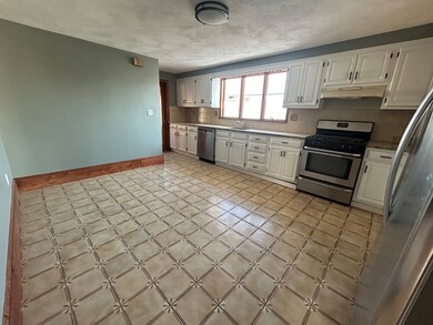 65 Egerton Rd unit 2, Arlington, MA 02474 - photo 3