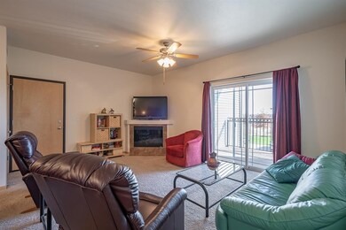 1092 Walnut Ave unit 101, Riverside, IA 52327 - photo 3