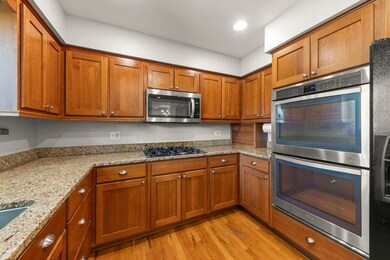 10S160 Alma Ln unit 3, Naperville, IL 60564 - photo 3