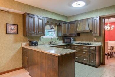 6639 Goldenrod Dr, Columbus, OH 43229 - photo 4