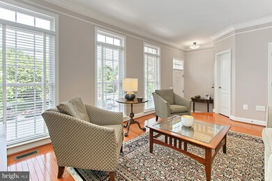 9957 Cyrandall Dr, Oakton, VA 22124 - photo 3