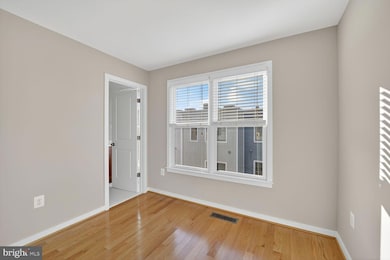 930 Pete Jones Way, Alexandria, VA 22314 - photo 3