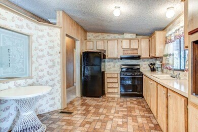 Kitchen (1)