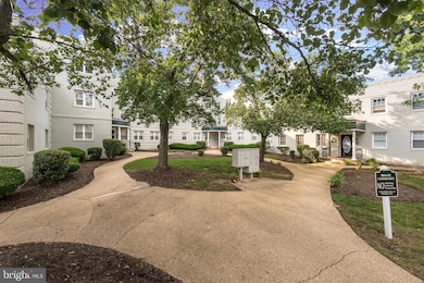 916 Barnaby St SE unit 201, Washington, DC 20032 - photo 4