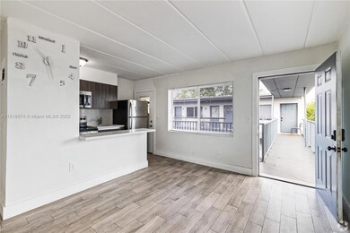 734 NW 80th St unit 11, Miami, FL 33150 - photo 4