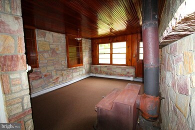 8958 Valley Rd unit 522, Berkeley Springs, WV 25411 - photo 7