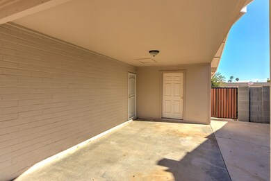 1125 W Oakland St-4