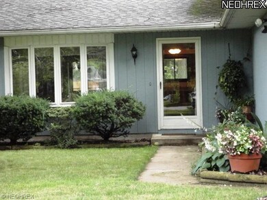 815 Pasadena Ave, Sheffield Lake, OH 44054 - photo 2