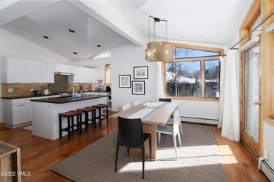 the_woods_a3_dining_kitchen