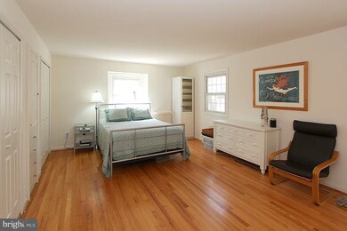 2352 Nashua Ct, Reston, VA 20191 - photo 3