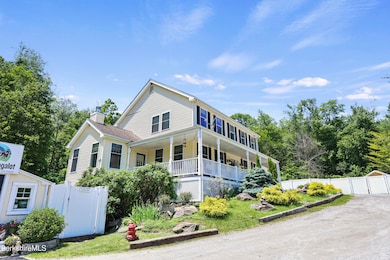 21 East St, Stockbridge, MA 01262 - photo 2