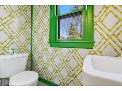 3709 NE Couch St, Portland, OR 97232 - photo 3