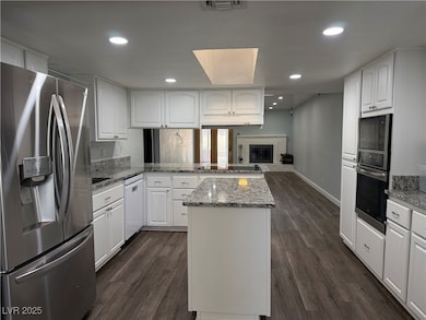 3156 Swallow Ln, Las Vegas, NV 89121 - photo 7