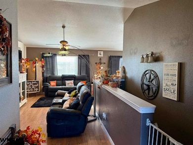 475 K St, Gering, NE 69341 - photo 2