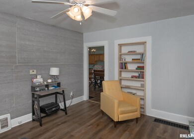 521 N Howell St, Davenport, IA 52802 - photo 5