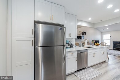 5834 Wyndham Cir unit 303F, Columbia, MD 21044 - photo 6