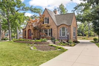 550 Vernon Dr SE, Cedar Rapids, IA 52403 - photo 2