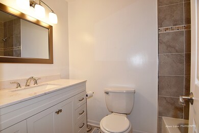 1393 S Glen Cir unit D, Aurora, IL 60506 - photo 7
