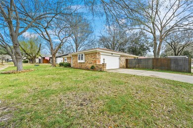 3025 Highgate Ln, Bedford, TX 76021 - photo 4