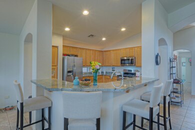 4518 E Thorn Tree Dr Cave-large-006-6-Br