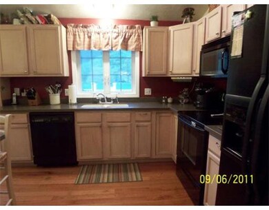 70 Ferry St unit 70, South Grafton, MA 01560 - photo 3