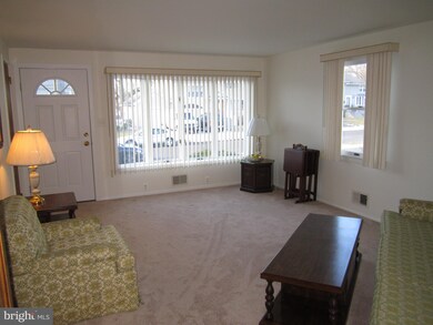 54 Smithfield Ave, Lawrence Township, NJ 08648 - photo 4