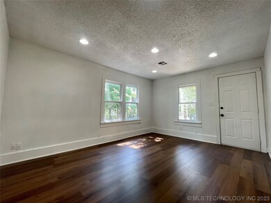 Livingroom, complete with new flooring, lighting,