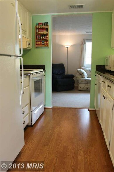 10617 Delfield Ct, Laurel, MD 20723 - photo 7