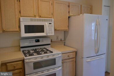 8815 Groffs Mill Dr unit 8815, Owings Mills, MD 21117 - photo 4