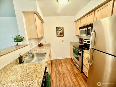 300 High School Rd NE unit 203, Bainbridge Island, WA 98110 - photo 6