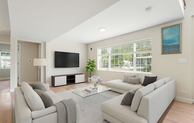 201 W Potomac Ave, Lombard, IL 60148 - photo 2