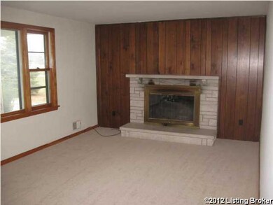 221 C E Smith Rd, Shepherdsville, KY 40165 - photo 2