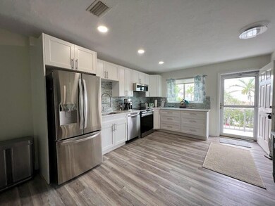 323 Leeward Ln unit 204, Fort Pierce, FL 34949 - photo 5