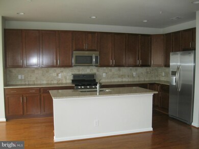 2986 Rittenhouse Cir, Fairfax, VA 22031 - photo 4