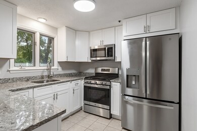 148 Flower Ln unit 16, Dracut, MA 01826 - photo 2