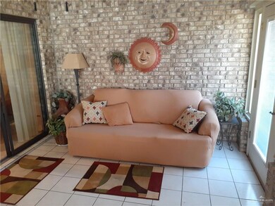 907 Palm Dr, Alamo, TX 78516 - photo 2