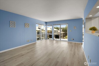 13229 Linden Ave N unit 510B, Seattle, WA 98133 - photo 3